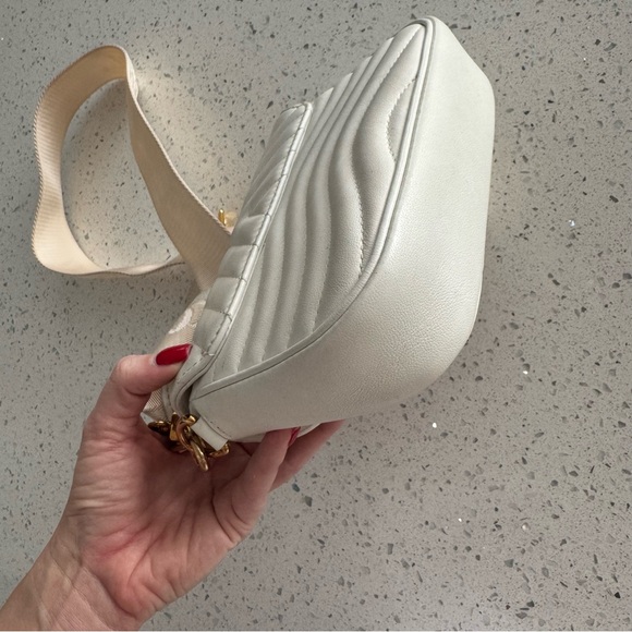 Louis Vuitton White Quilted Bag with Gold Accents - Picture 5 of 15